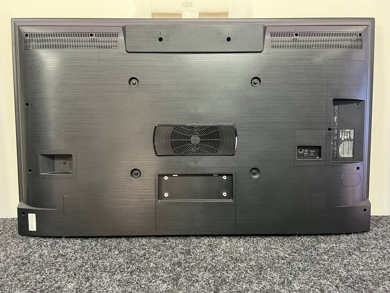 телевізор сток Hisense 55U8KQ - фото 8