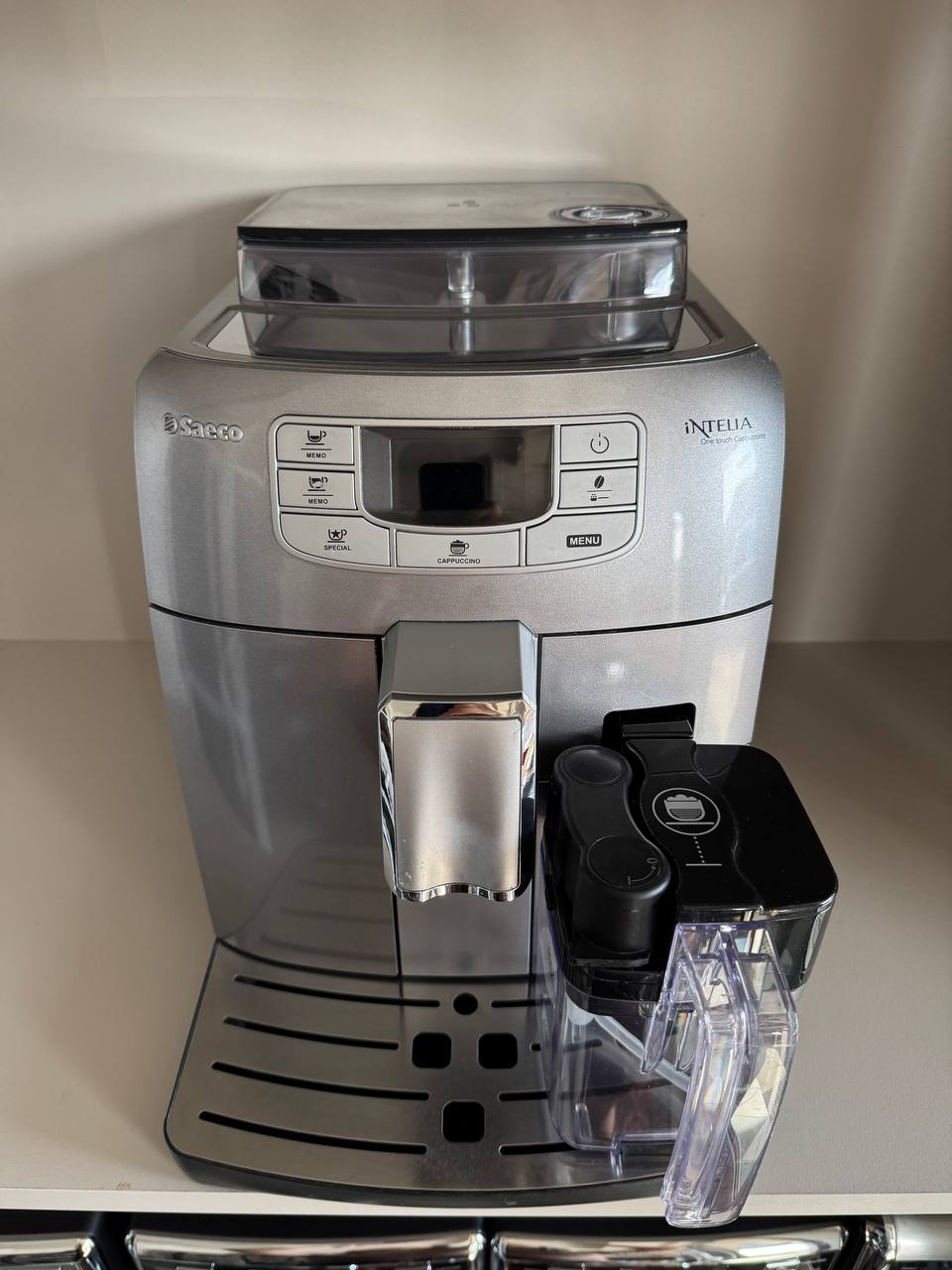 Кавомашина б/у Saeco Intelia HD8753 - фото 2