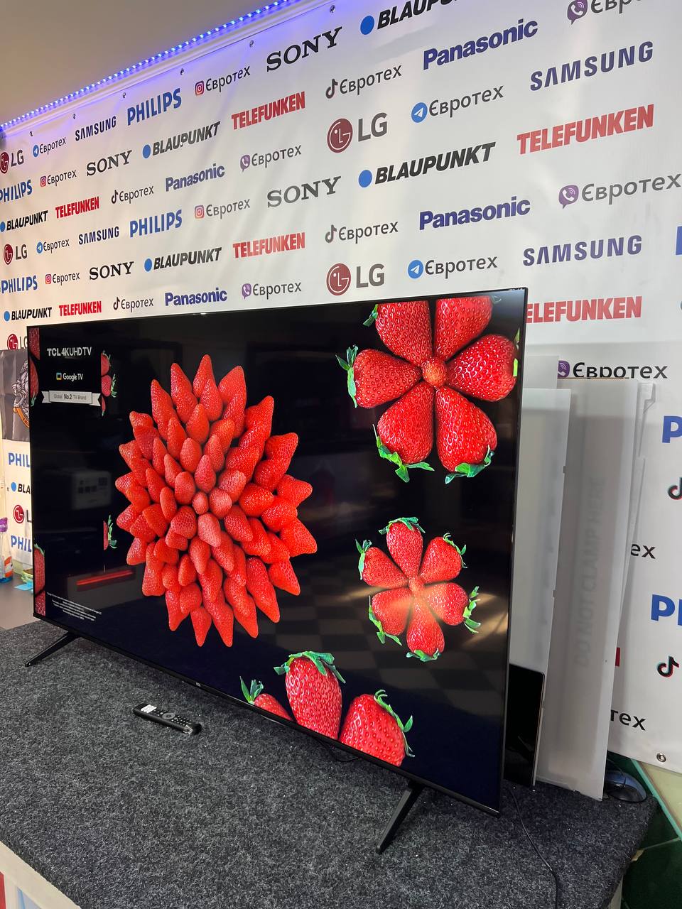 Телевізор TCL 75V6B  - фото 6
