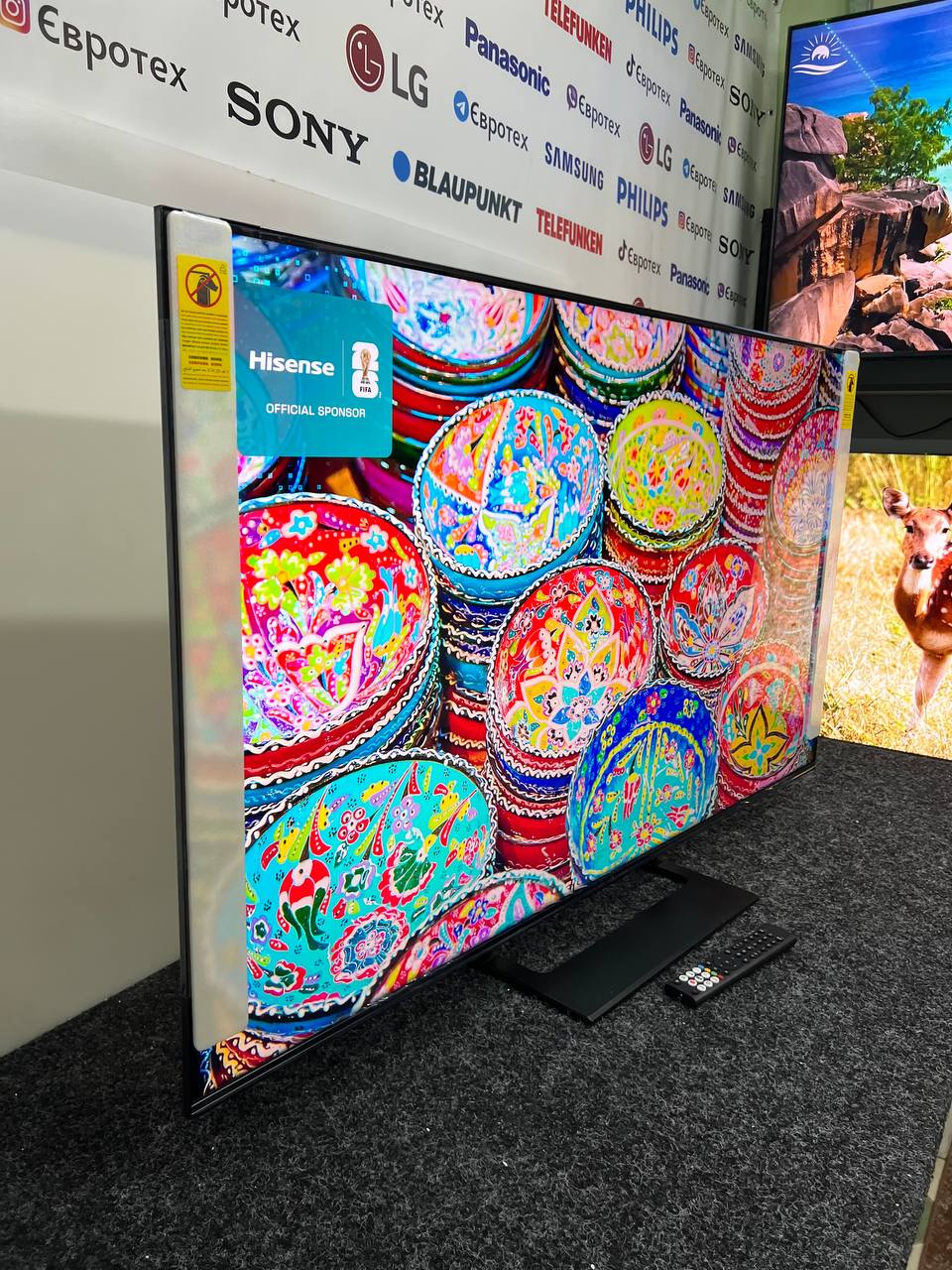Телевізор Hisense 55U7Q Mini-LED - фото 2