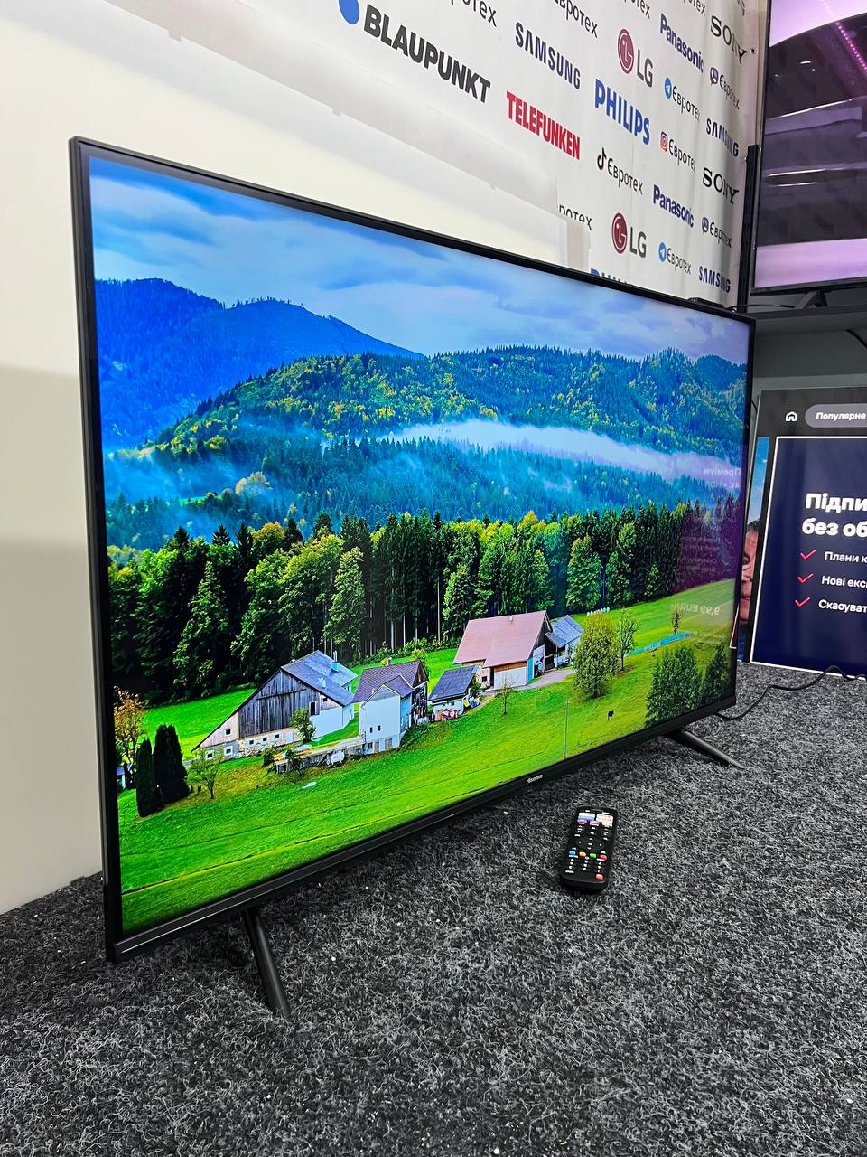 Телевізор Hisense 43AE7000F - фото 3