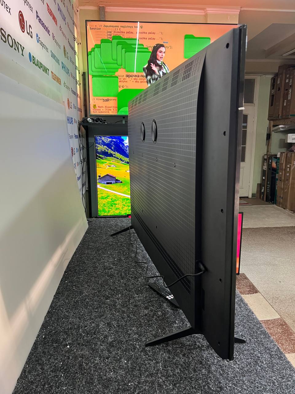 Телевізор TCL 65Q6C - фото 3
