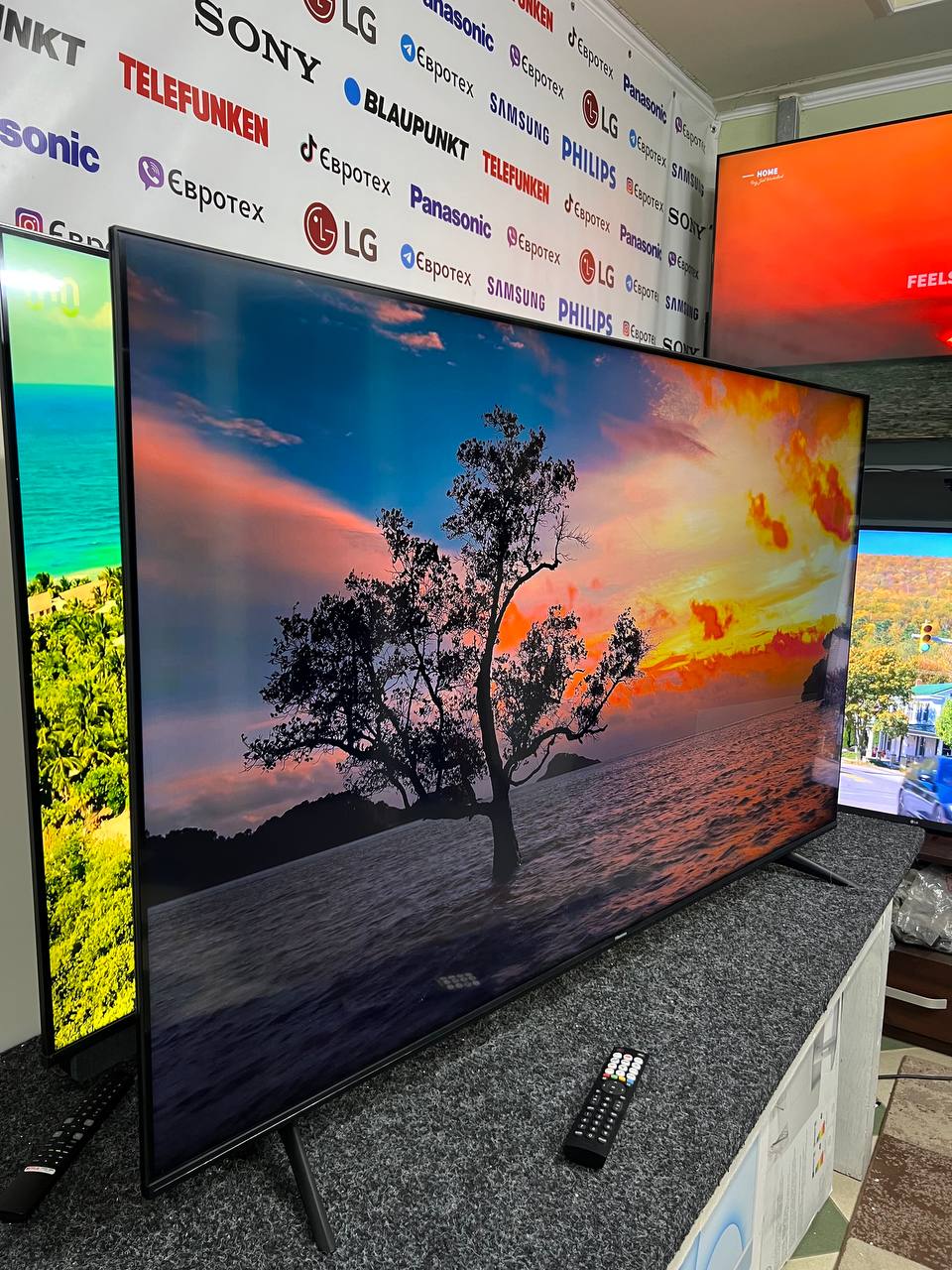 Телевізор Hisense 65AE7000F - фото 2