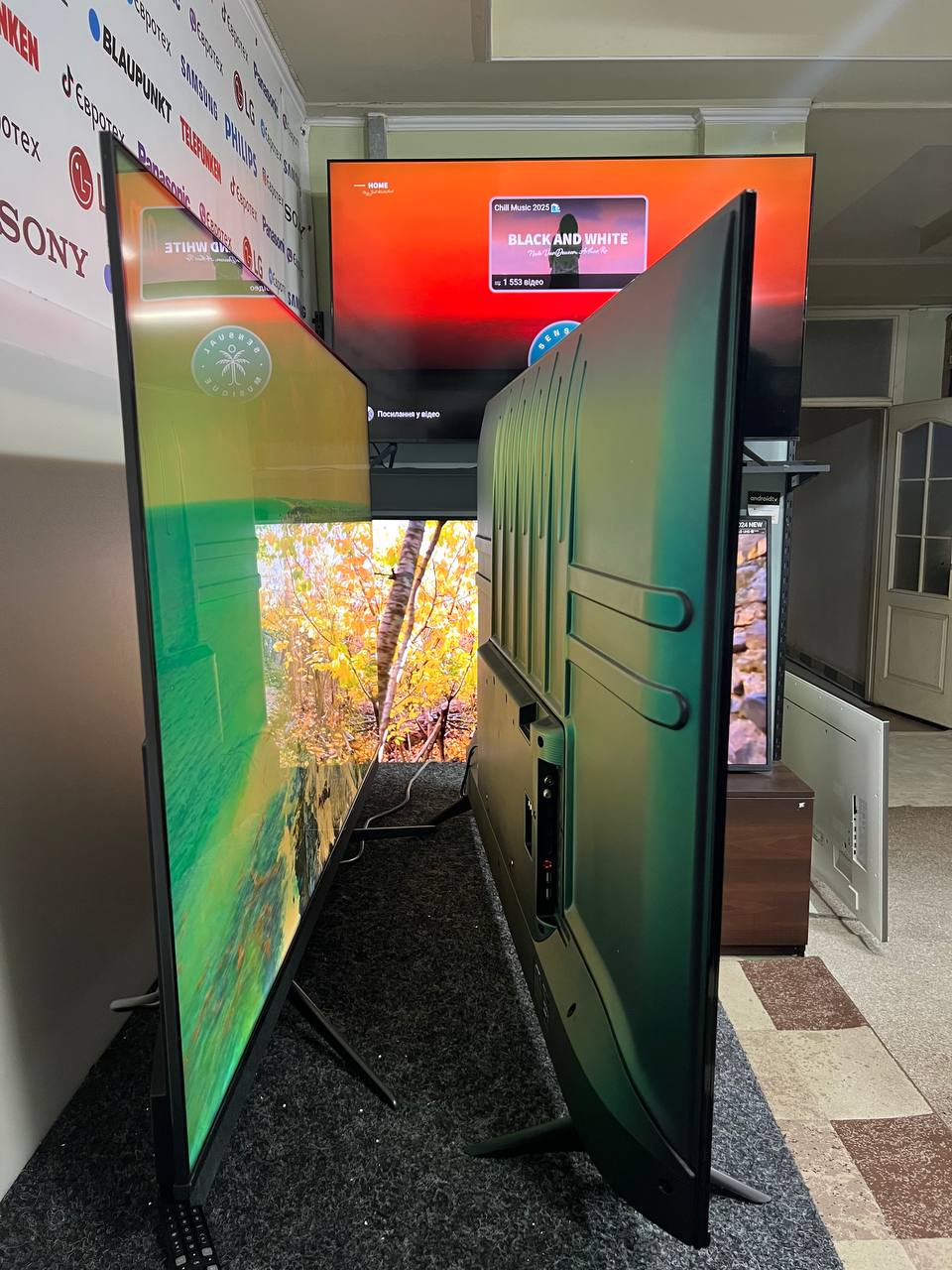 Телевізор Hisense 65AE7000F - фото 4