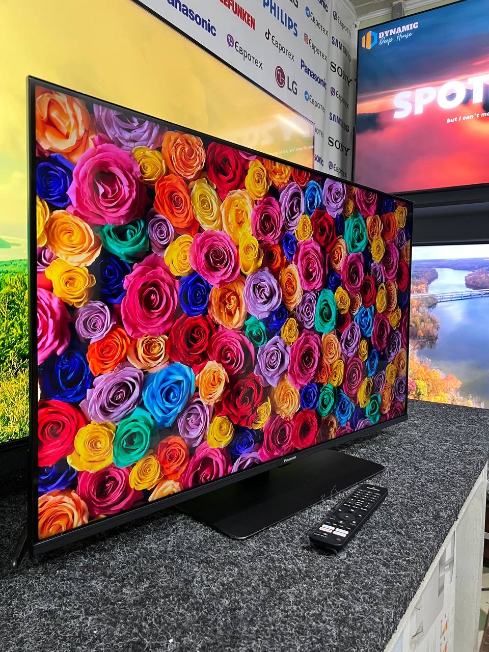 Телевізор Panasonic TV-43W80AEZ  - фото 2