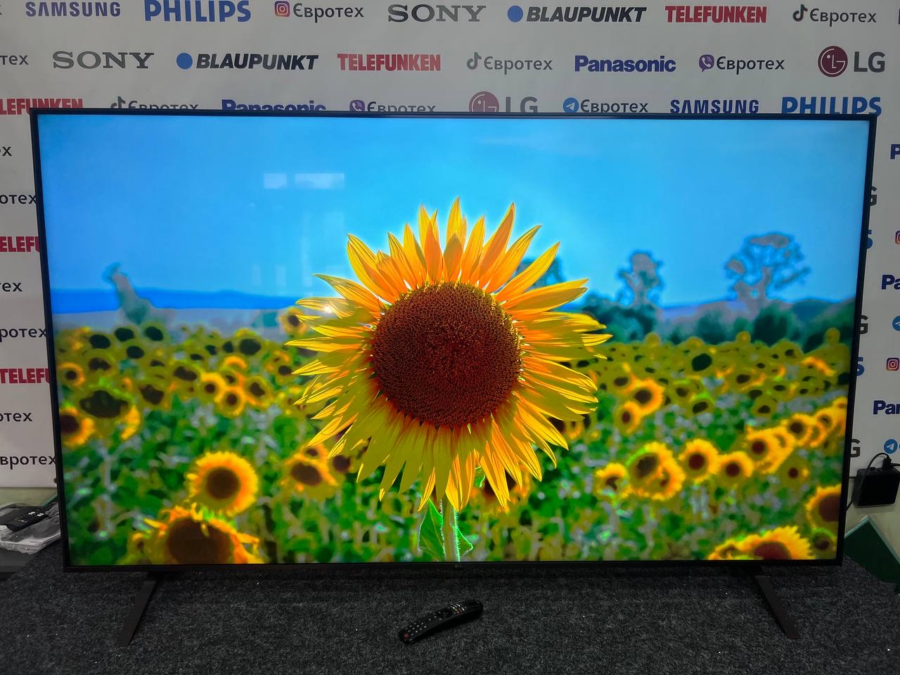 Телевізор LG 75UR76006LL