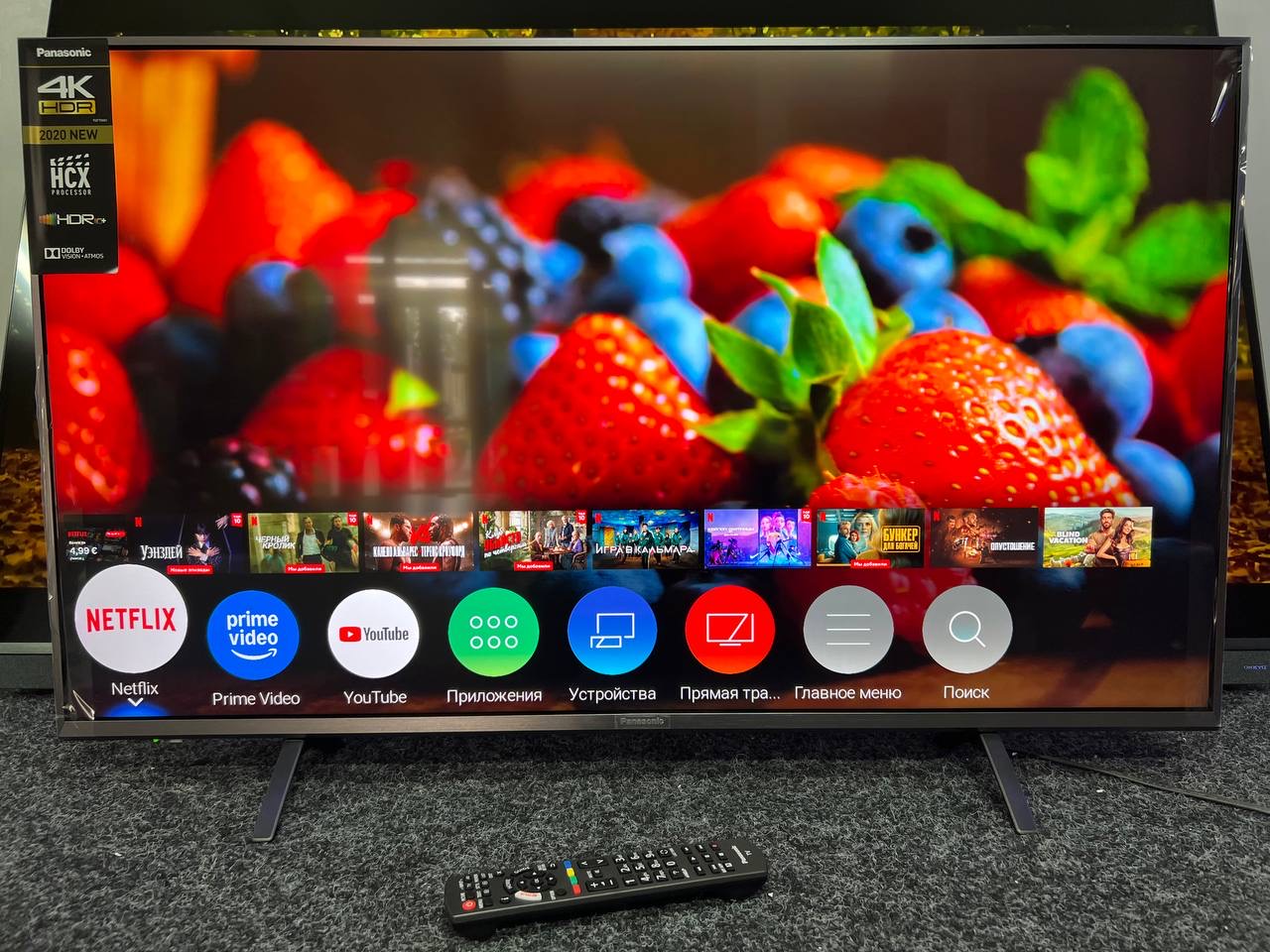 Телевізор Panasonic TX-43HXW904 - фото 2