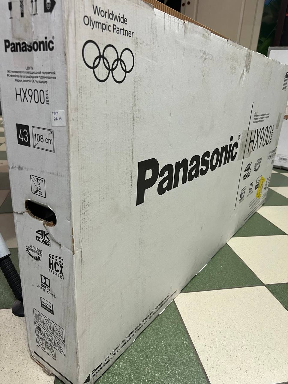 Телевізор Panasonic TX-43HXW904 - фото 6