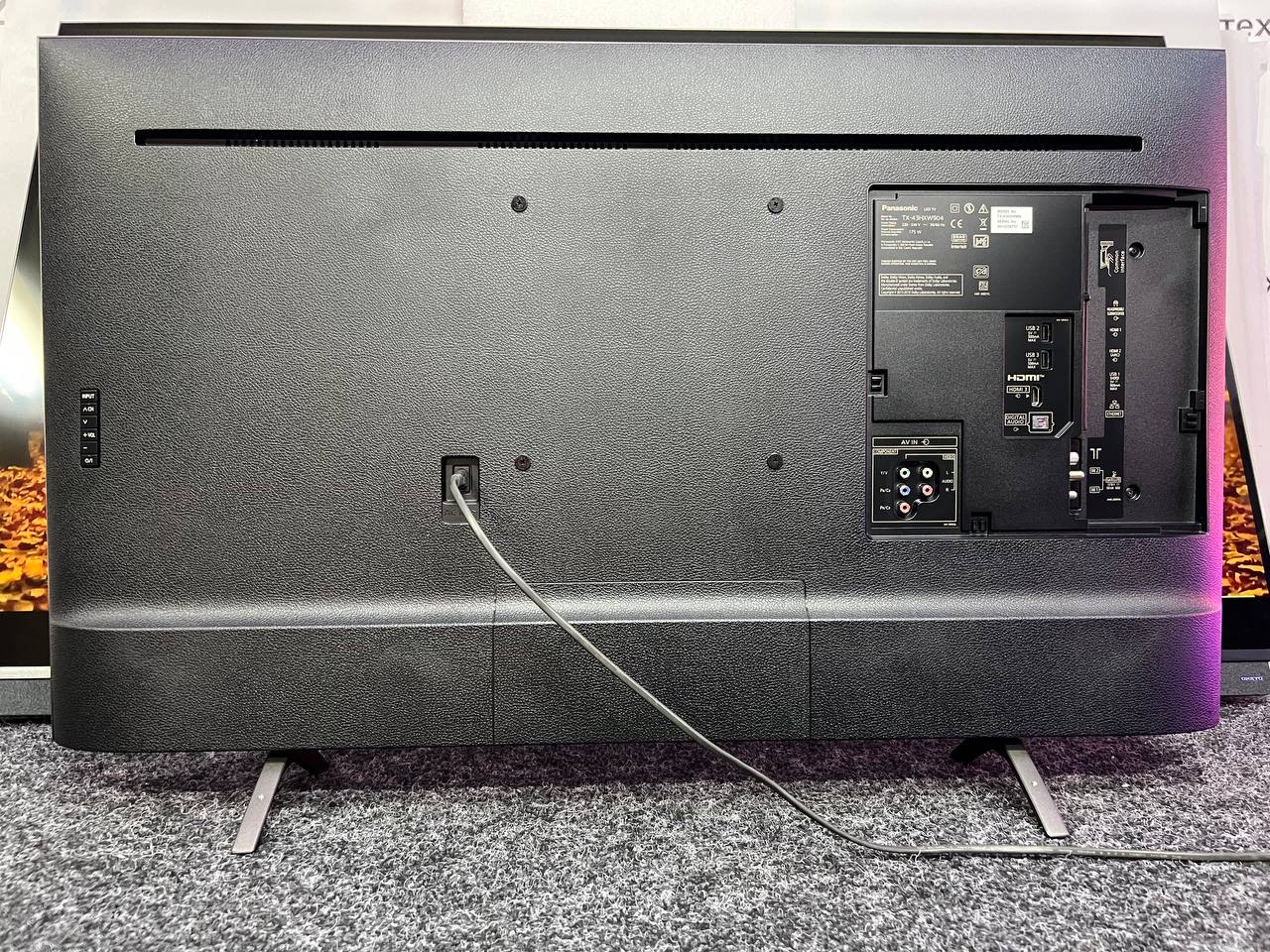 Телевізор Panasonic TX-43HXW904 - фото 7