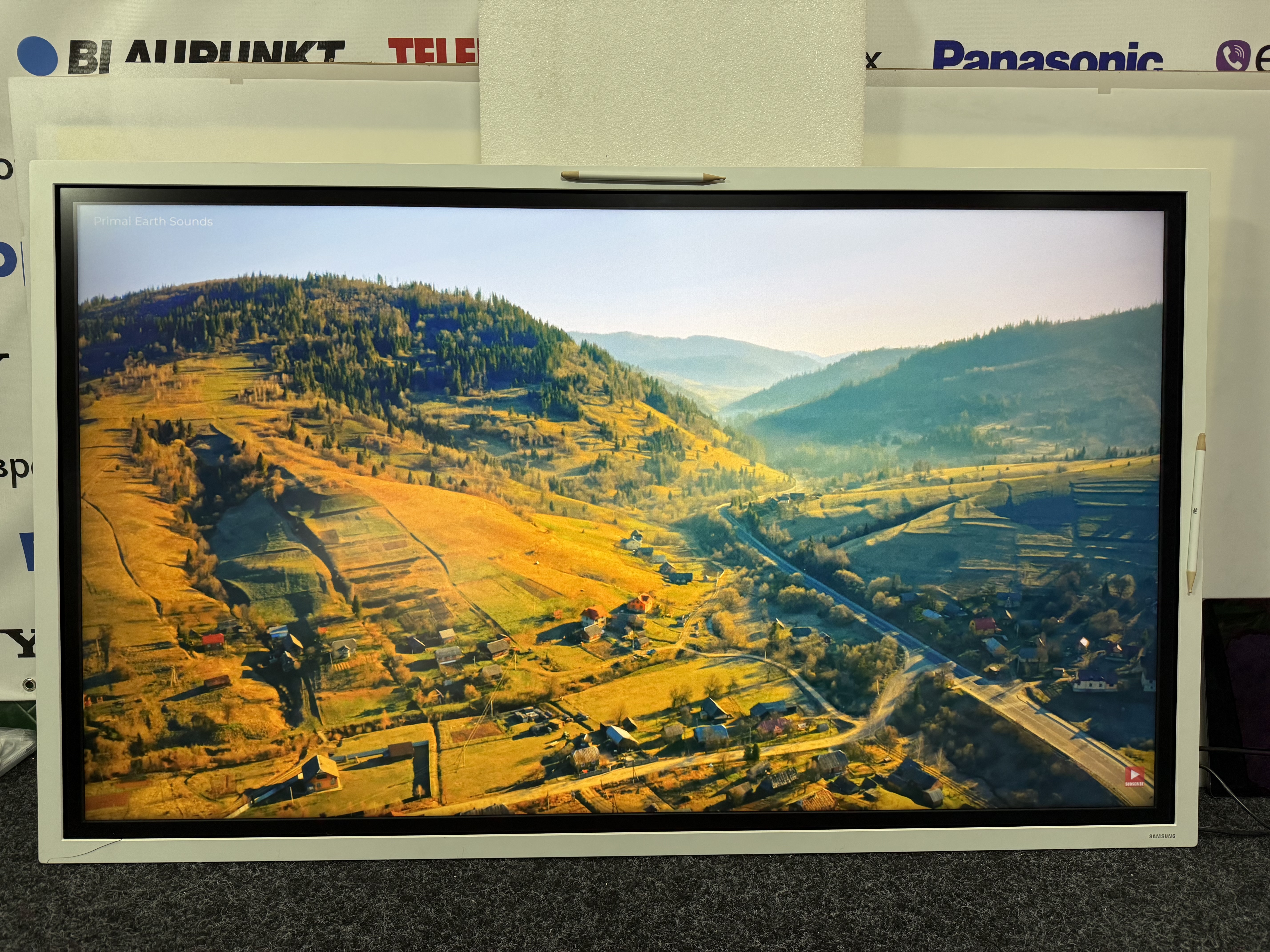 Інтерактивний телевізор 55ʼ Samsung WM55B
