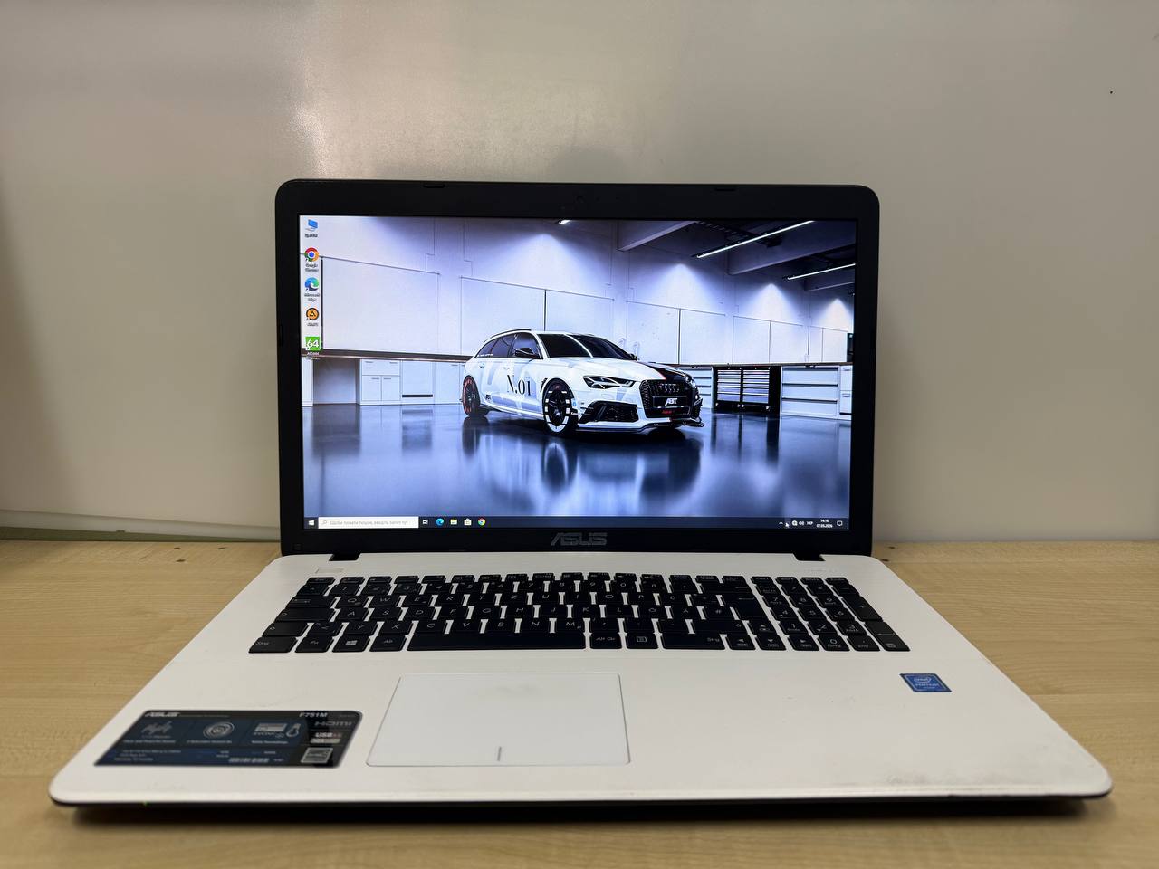 Ноутбук ASUS F751M