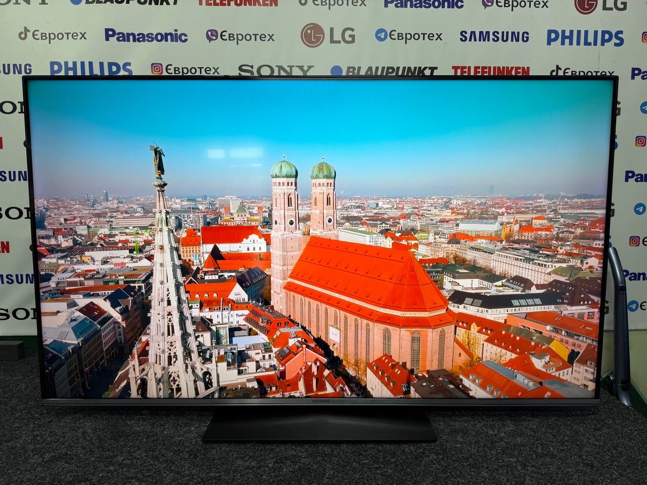Телевізор 65 дюймів Telefunken QU65AN900M