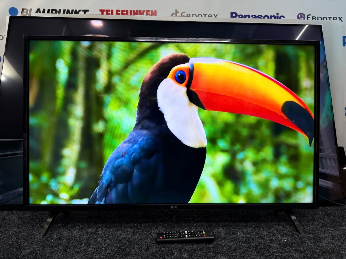 Телевізор 43’дюйми  LG 43UQ75009LF